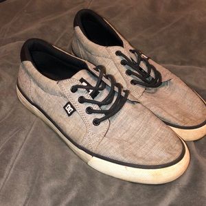 Gray DC shoes.